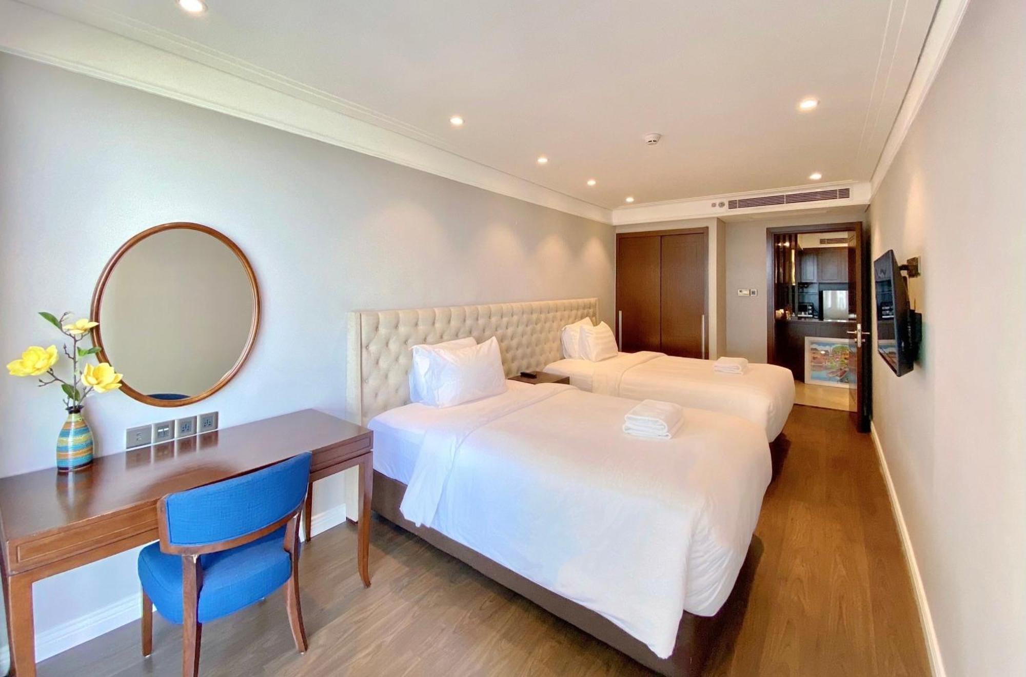 Sunrise Luxury Apartment With Ocean View Дананг Экстерьер фото